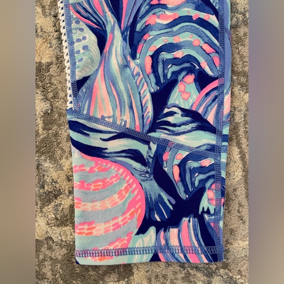 Lilly Pulitzer Women’s Medium Luxletic Tamara legging in Twilight Blue Scale Up - Picture 6 of 16